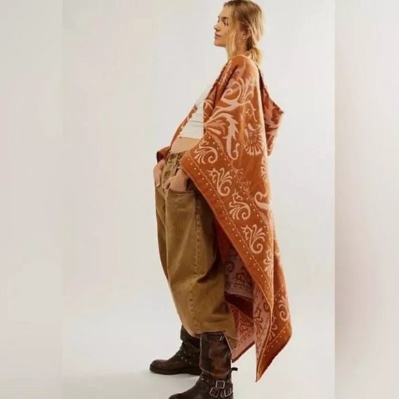 NEW Free People Hudson Valley Kimono in Siena One Size Hooded Paisley nbnn - Picture 4 of 13
